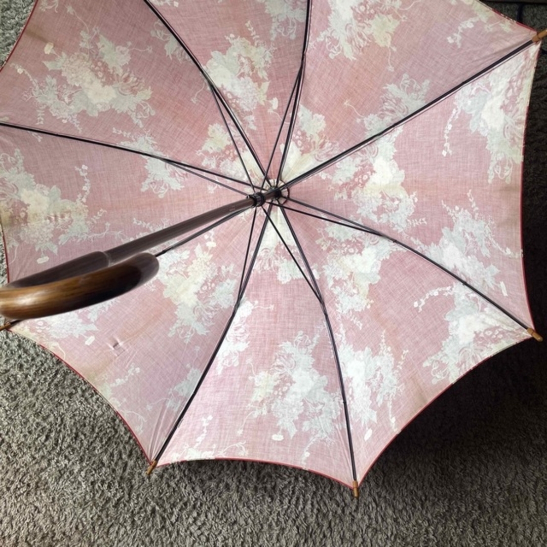 KANEKO ISAO(カネコイサオ)の色褪せあり 希少品 カネコイサオ 花柄 長傘 赤 アンブレラ ウッドステッキ レディースのファッション小物(傘)の商品写真