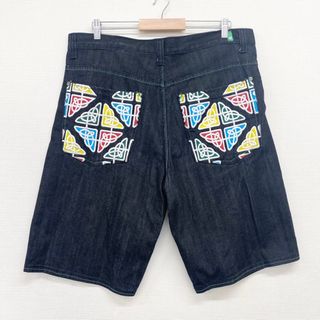 US古着 BLUES DENIM ブラック デニム ショートパンツ ワイド ひざ下 刺繍 Y2K サイズ：W39 ビッグサイズ【中古】(スラックス/スーツパンツ)