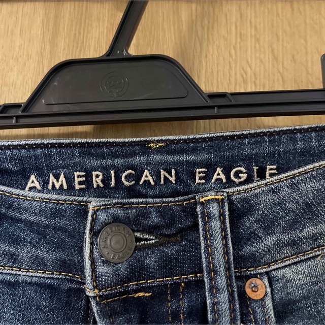 American Eagle(アメリカンイーグル)のダメージジーンズ レディースのパンツ(デニム/ジーンズ)の商品写真