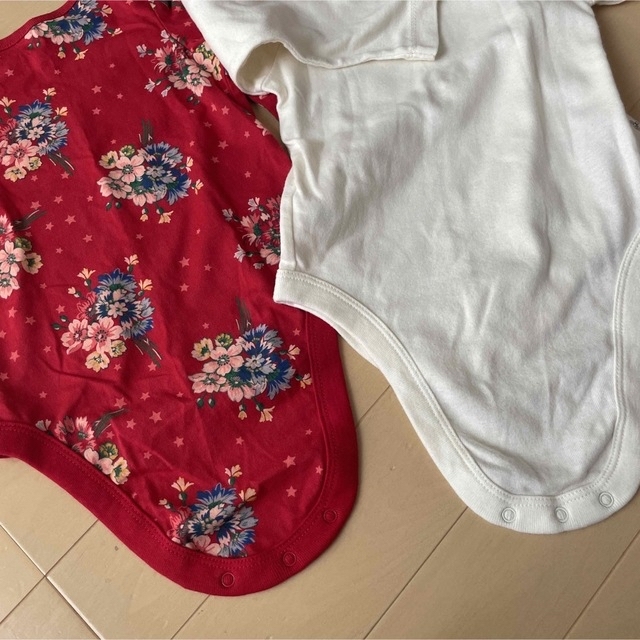 babyGAP(ベビーギャップ)のbaby GAP 12-18months 80cm キッズ/ベビー/マタニティのベビー服(~85cm)(ロンパース)の商品写真