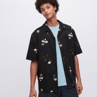 ユニクロ(UNIQLO)のUNIQLO プリントオープンカラーシャツ（半袖）サイズL(シャツ)