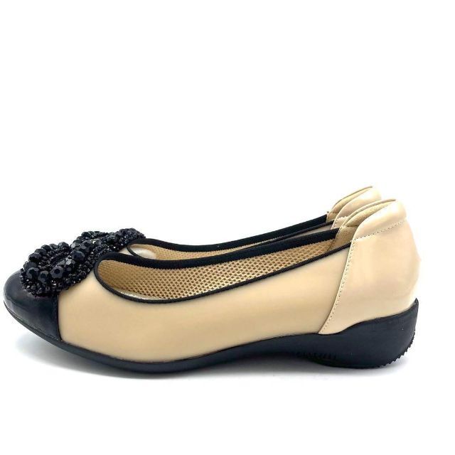 ✨新品未使用✨コンポジション9 23.5cm ラバー ベージュ ブラック レディースの靴/シューズ(ハイヒール/パンプス)の商品写真