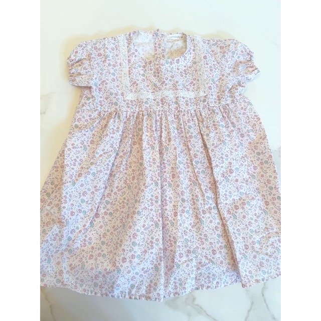 ピンク　花柄ワンピース　フレアワンピース　パフスリーブ キッズ/ベビー/マタニティのキッズ服女の子用(90cm~)(ワンピース)の商品写真