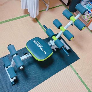 ワンダーコア グリーン 腹筋 筋トレ 本格 トレーニング(トレーニング用品)