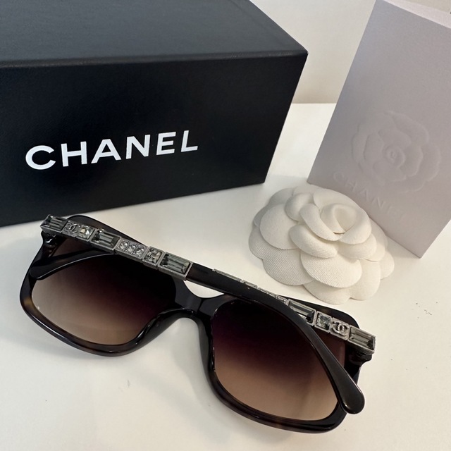 CHANEL   正規品 CHANEL サングラスの通販 by c・ω・`c⌒っ｜シャネル