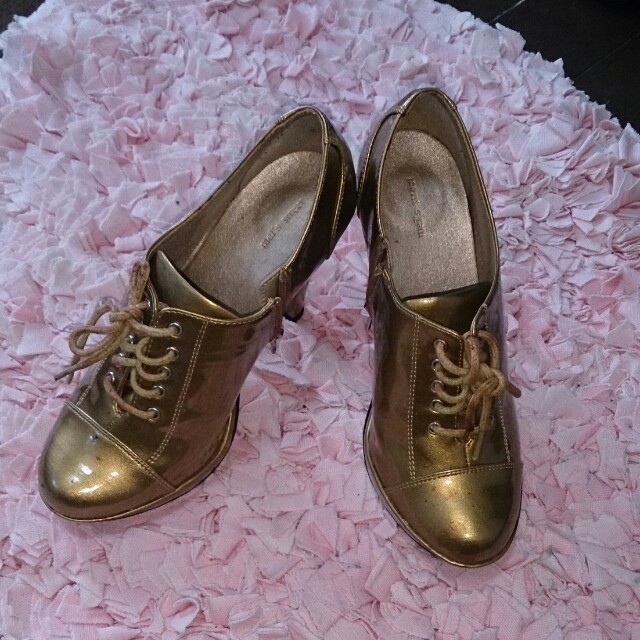 ゴールド☆ショートブーツ レディースの靴/シューズ(ブーツ)の商品写真