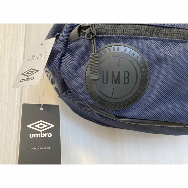 UMBLO アンブロ ボディバッグ ショルダーバッグ  消臭仕様 紺色 メンズのバッグ(ボディーバッグ)の商品写真