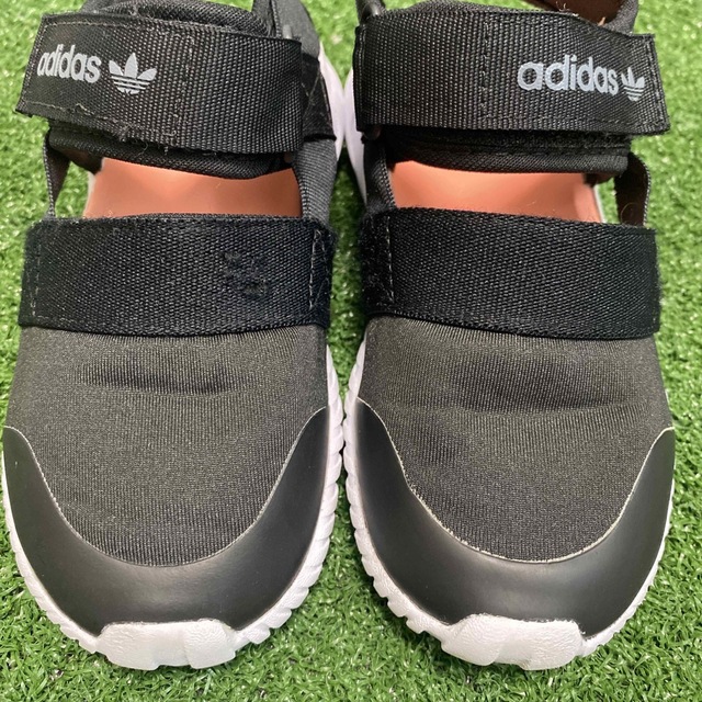 adidas(アディダス)のアディダス  サンダル キッズ/ベビー/マタニティのキッズ靴/シューズ(15cm~)(サンダル)の商品写真