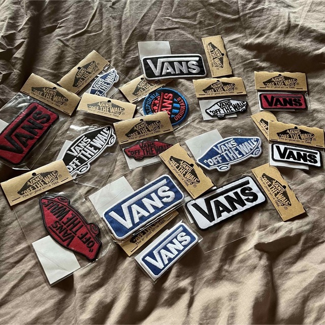 VANS(ヴァンズ)のVANS ワッペン　定価12810円 ハンドメイドの素材/材料(各種パーツ)の商品写真