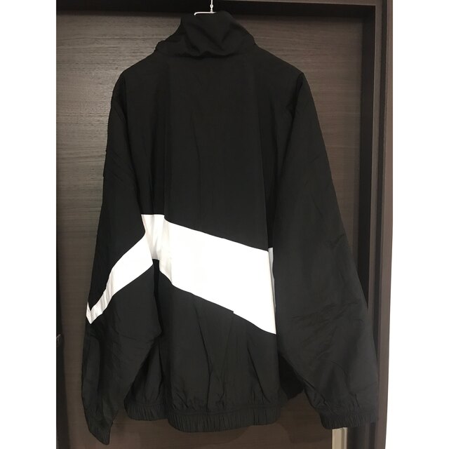 NIKE(ナイキ)のナイキ HBR STMT スウッシュ ウーブン ジャケット 黒　2xl 　新品 メンズのジャケット/アウター(ナイロンジャケット)の商品写真