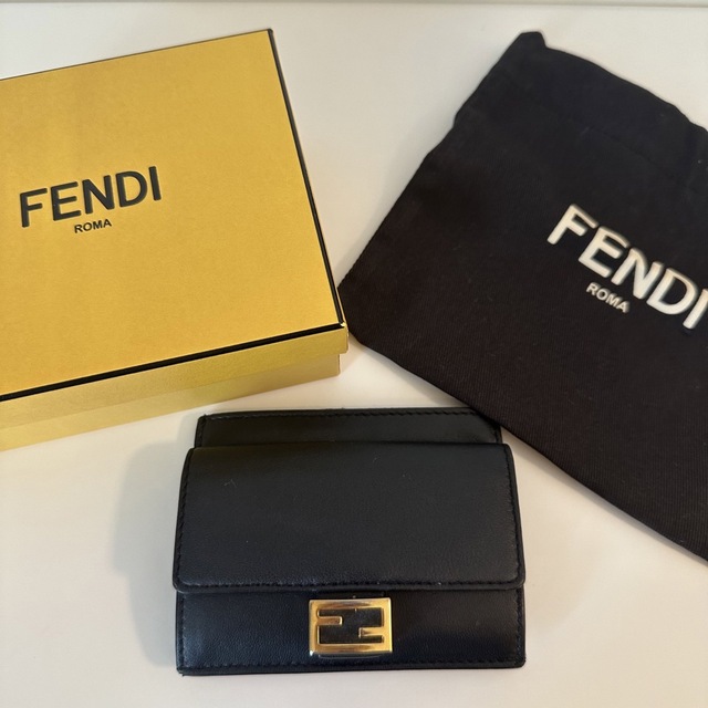 正規品 FENDI バゲット カードケース ナッパレザーカードケース