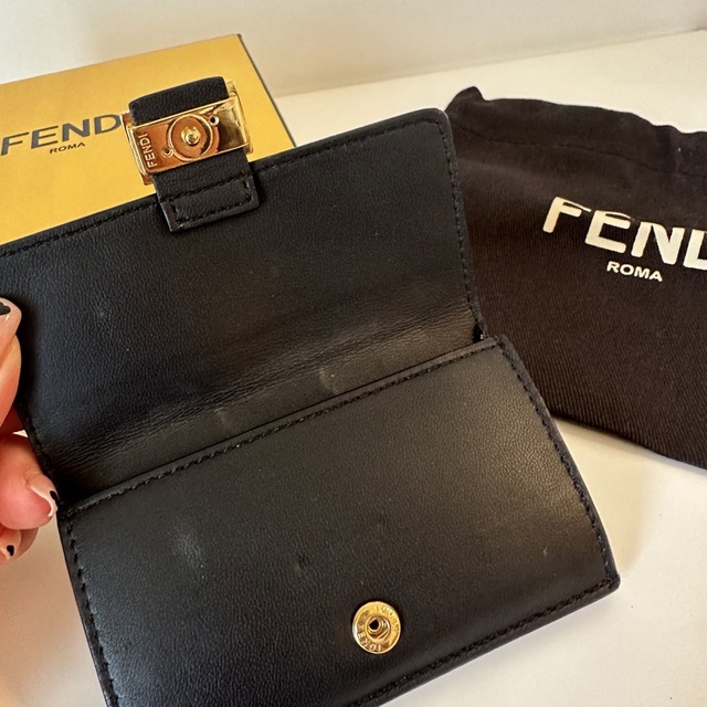 正規品 FENDI バゲット カードケース ナッパレザーカードケース