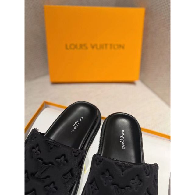 LOUIS VUITTON - 未使用 ヴィトン プールピローライン モノグラム