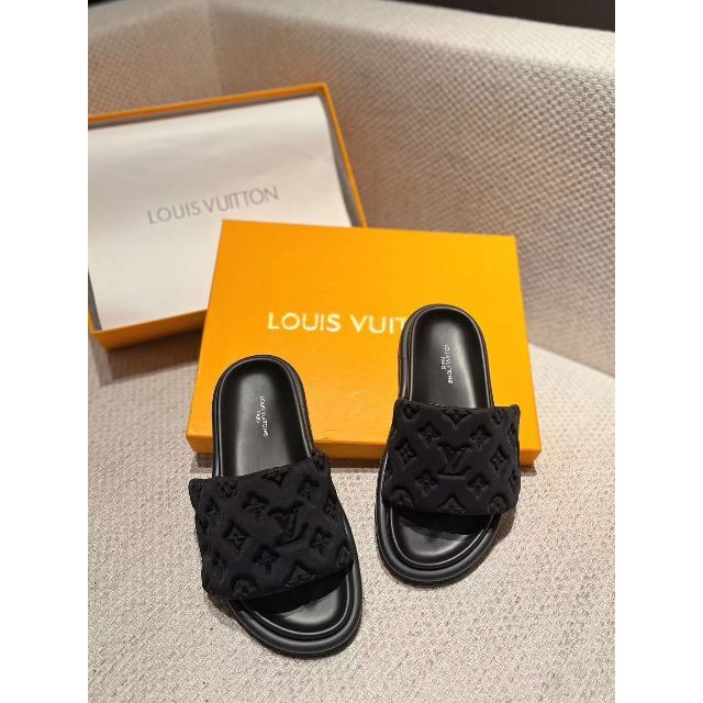 LOUIS VUITTON - 未使用 ヴィトン プールピローライン モノグラム