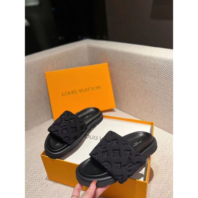 LOUIS VUITTON - 未使用 ヴィトン プールピローライン モノグラム