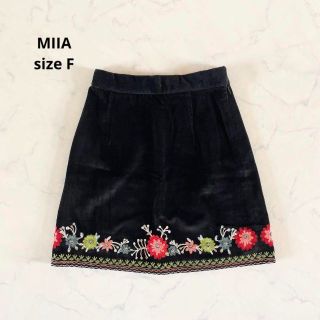 ミーア(MIIA)の【新品】MIIA ミーア 刺繍スカート黒 ベルベット ベロア 花柄 ゴムウエスト(ミニスカート)