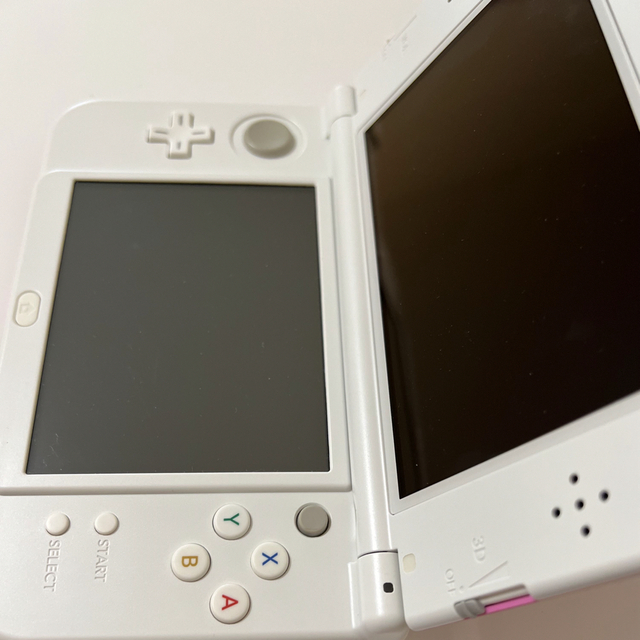 ニンテンドー3DS(ニンテンドー3DS)のNewニンテンドー3DS LL ピンク×ホワイト ARカード 説明書付き エンタメ/ホビーのゲームソフト/ゲーム機本体(携帯用ゲーム機本体)の商品写真