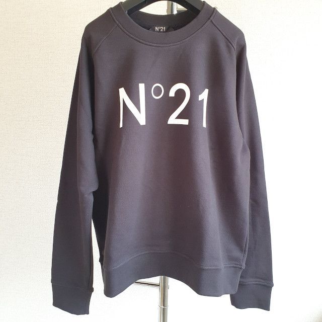 【新品・未使用】N°21 ロゴ スウェットシャツ　black