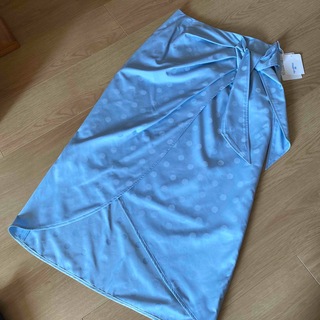 ビアッジョブルー(VIAGGIO BLU)のビアッジョブルー　チューリップライン　ドット柄　スカート(ひざ丈スカート)