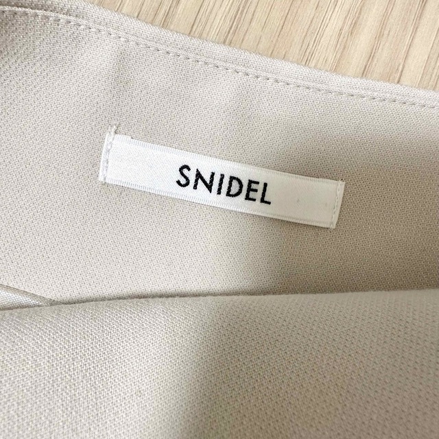 SNIDEL(スナイデル)のSNIDEL ビットスカショーパン (アイボリー / 0) レディースのパンツ(ショートパンツ)の商品写真