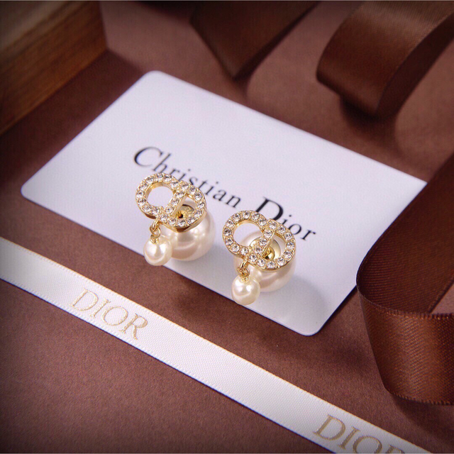大人気 Christian Dior 新品未使用 ピアス ピアス - www