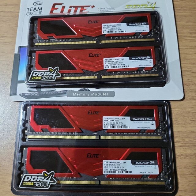 PC/タブレット【美品】Team DDR4デスクトップ用メモリ PC4-25600 8GBx4枚