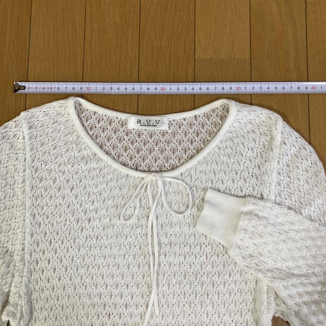 a.v.v(アーヴェヴェ)の綺麗めレース半袖セーター、上品夏物ニット レディースのトップス(ニット/セーター)の商品写真