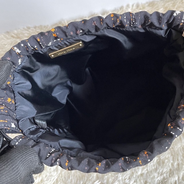 極美品 MIU MIU ミュウミュウ 巾着 巾着ポーチ ブラック-