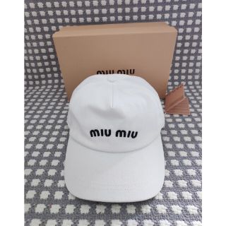 ミュウミュウ 帽子の通販 200点以上 | miumiuのレディースを買うならラクマ