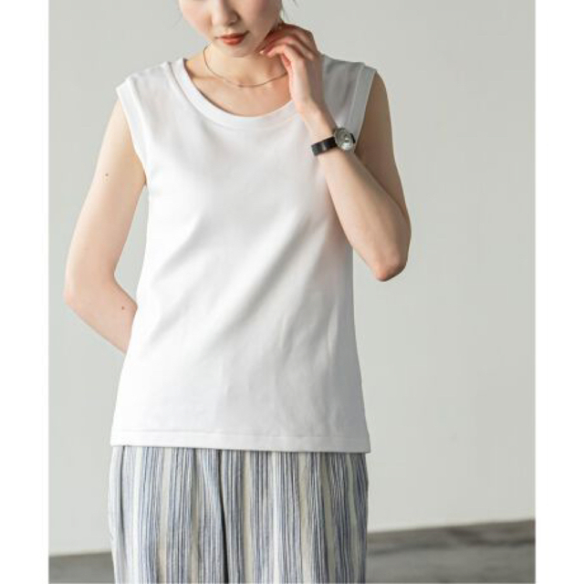 Noble(ノーブル)の新品未使用 タグ付きNOBLEスビンコットンスムースUネックTシャツ 白黒セット レディースのトップス(Tシャツ(半袖/袖なし))の商品写真