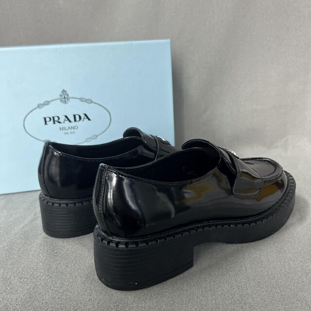 比較検索PRADA - プラダ レザーシューズ ブラック 235の通販 by 葵