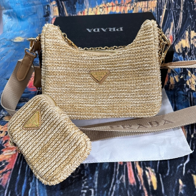 高質 PRADA 断捨離中です プラダのショルダーバッグです parceirocfc