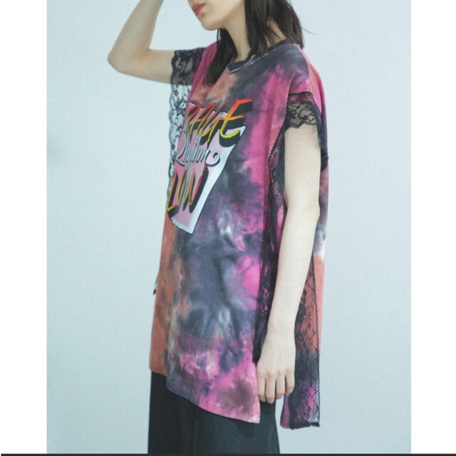 ROSE BUD(ローズバッド)の【未使用新品】(OKIRAKU×ROSE BUD)レース×タイダイ柄Tシャツ レディースのトップス(Tシャツ(半袖/袖なし))の商品写真