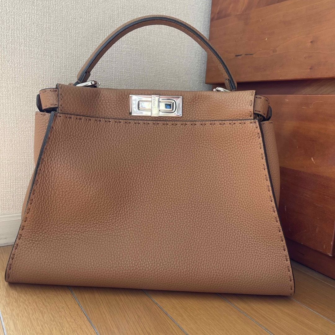 FENDI(フェンディ)の高島屋購入FENDI セレリア ピーカブー ハンドバッグ 2way ミディアム レディースのバッグ(ハンドバッグ)の商品写真