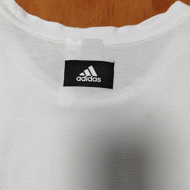 adidas(アディダス)のアディダス メンズ半袖 白Ｔシャツ メンズのトップス(Tシャツ/カットソー(半袖/袖なし))の商品写真