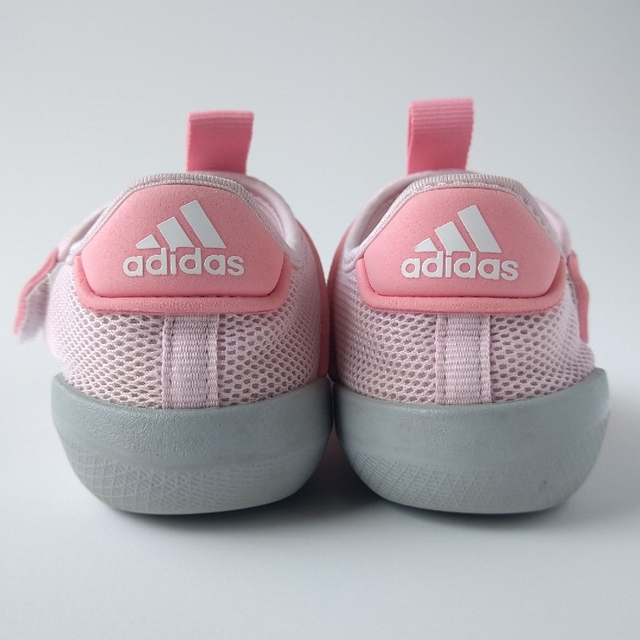 adidas(アディダス)のadidas　サンダル　17cm キッズ/ベビー/マタニティのキッズ靴/シューズ(15cm~)(サンダル)の商品写真