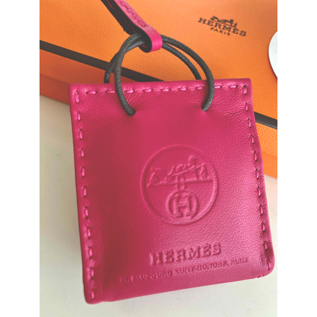 Hermes(エルメス)のエルメス　サックオランジェ　ローズメキシコ新品未使用 ハンドメイドのファッション小物(バッグチャーム)の商品写真