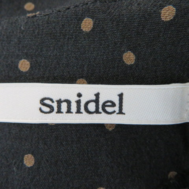 SNIDEL(スナイデル)のスナイデル ブラウス カットソー 半袖 ラウンドネック ドット柄 F 黒 レディースのトップス(シャツ/ブラウス(半袖/袖なし))の商品写真