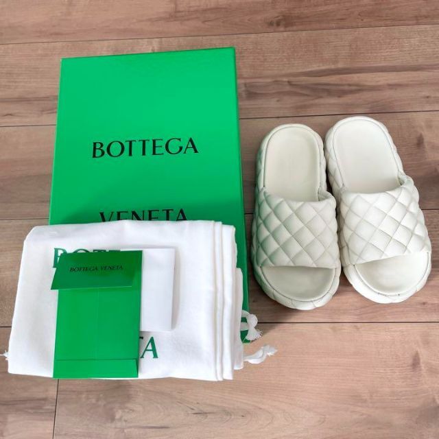 超美品 Bottega ボッテガヴェネタ パデッドサンダル - Veneta サンダル