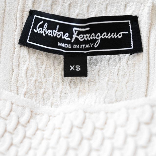 Salvatore Ferragamo(サルヴァトーレフェラガモ)の★Salvatore Ferragamo ★極美品★ふんわりフレアー★ワンピース レディースのワンピース(ひざ丈ワンピース)の商品写真