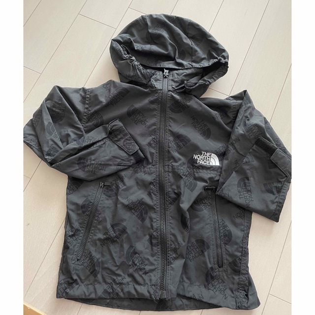 THE NORTH FACE(ザノースフェイス)のTHE NORTH FACE 上着 ナイロンジャケット キッズ 男女兼用 キッズ/ベビー/マタニティのキッズ服男の子用(90cm~)(ジャケット/上着)の商品写真