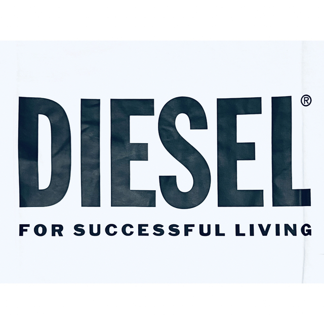 DIESEL(ディーゼル)のDIESEL  レディース　新品未使用　Mサイズ　Tシャツ　カットソー　半袖　白 レディースのトップス(Tシャツ(半袖/袖なし))の商品写真