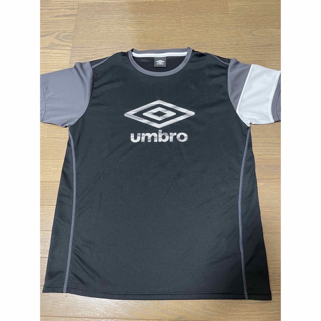 UMBRO(アンブロ)のumbro Tシャツ スポーツ/アウトドアのサッカー/フットサル(ウェア)の商品写真