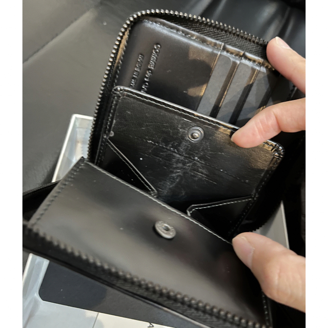 COMME des GARCONS(コムデギャルソン)の(みよしの様専用)コムデギャルソン　財布　2つ折り財布　ブラック　レザー メンズのファッション小物(折り財布)の商品写真