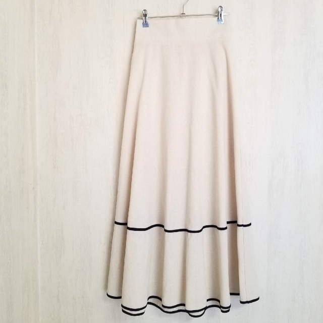 神戸レタス(コウベレタス)の美品 バイカラーパイピング ロングスカート レディースのスカート(ロングスカート)の商品写真