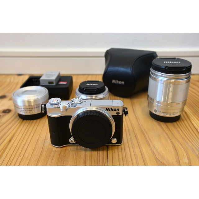福袋特集 2022 Nikon シルバー レンズ3本 【おまけつき】Nikon1J5 - ミラーレス一眼