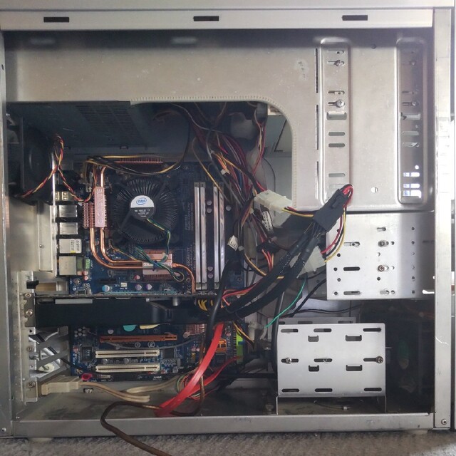 自作PC　ＣＯＲＥ2ＱＵＡＤ　ｑ9550  Win10プロ　gts250