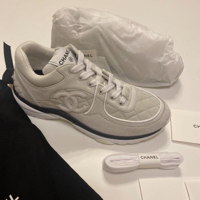 新年の贈り物 新作 23SS 新品 CHANEL - CHANEL CCマーク スニーカー 38