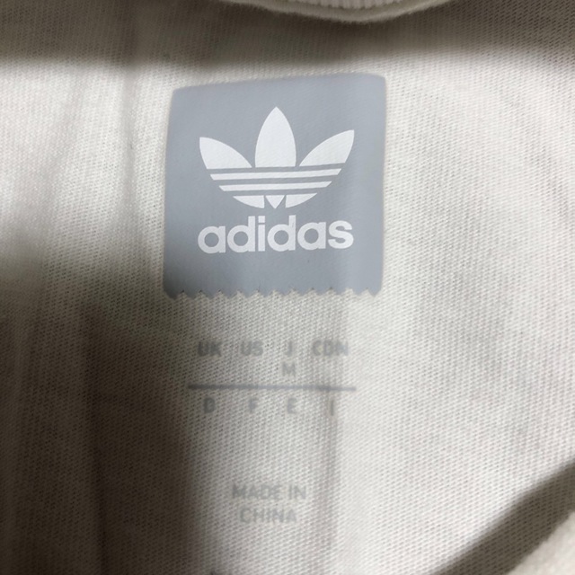 adidas(アディダス)のadidas originals  メンズ　M サイズ　ビックロゴ メンズのトップス(Tシャツ/カットソー(半袖/袖なし))の商品写真