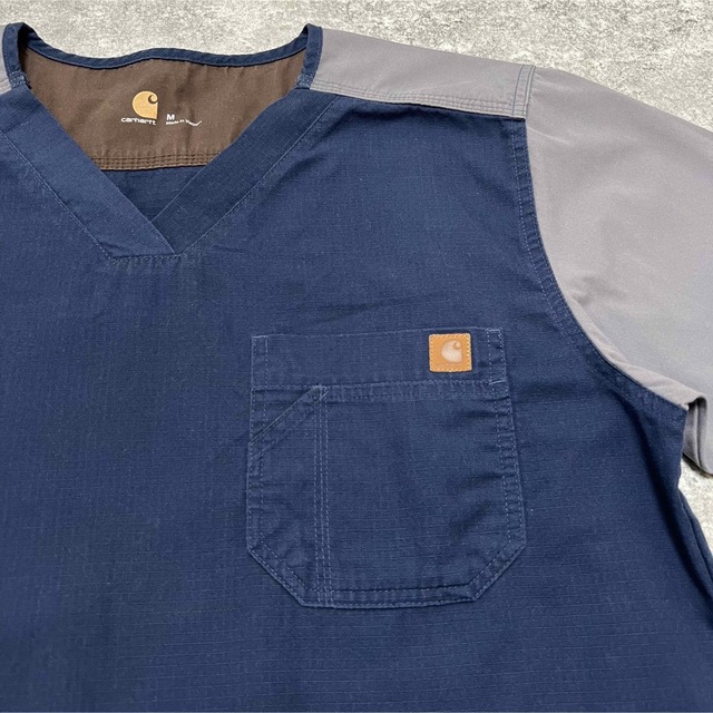 carhartt(カーハート)の【ばにらあいす様専用】カーハート☆レザーロゴポケットバイカラーメディカルシャツ メンズのトップス(シャツ)の商品写真